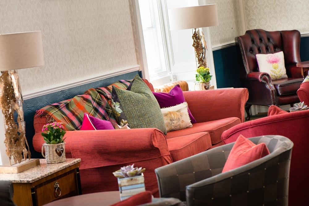 Atholl Arms Hotel Дънкелд Екстериор снимка